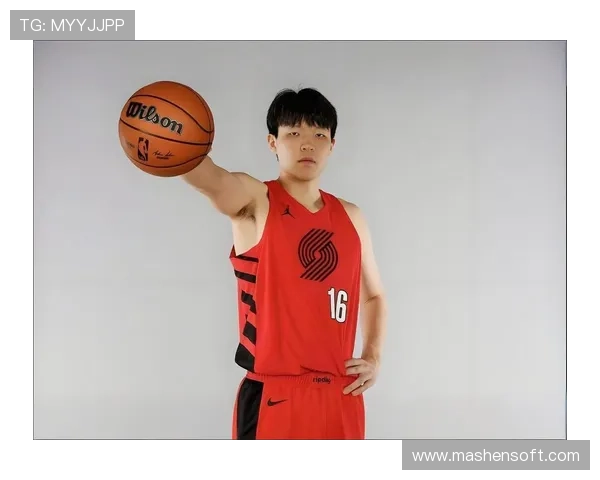 最新篮球赛季战况分析：明星球员表现亮眼，球队策略变化引热议